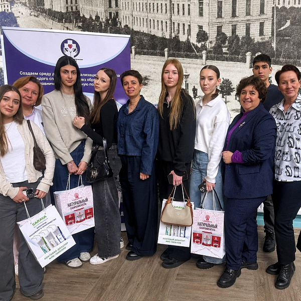 Медицинская сестра в центре лечебного процесса: забота, безопасность, взаимодействие